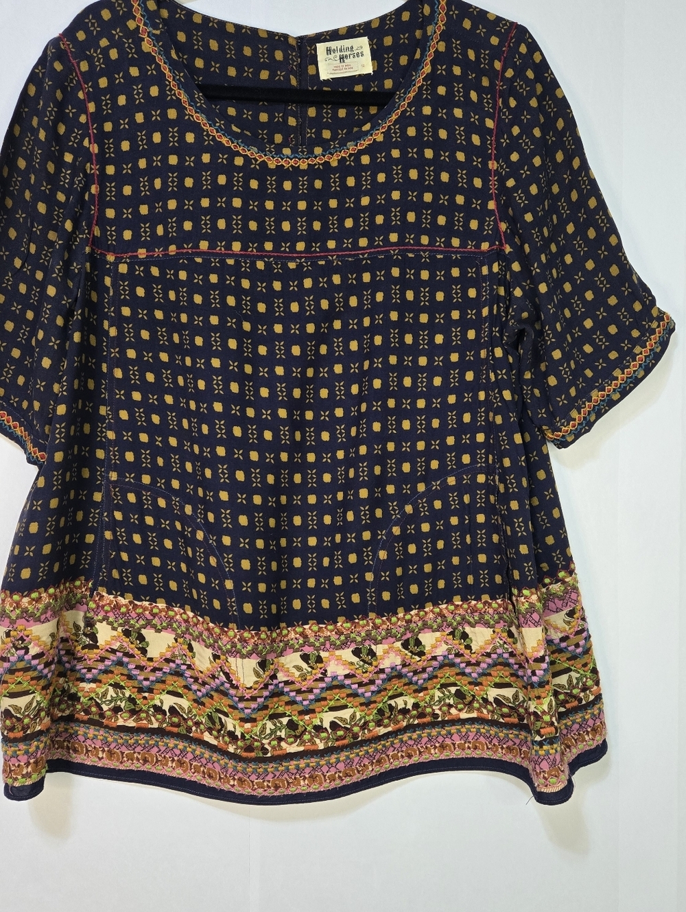 HOLDING HORSES Navy Sz 12 Boho Top, Gold Accents & Wide Colorful Embroidered Hem